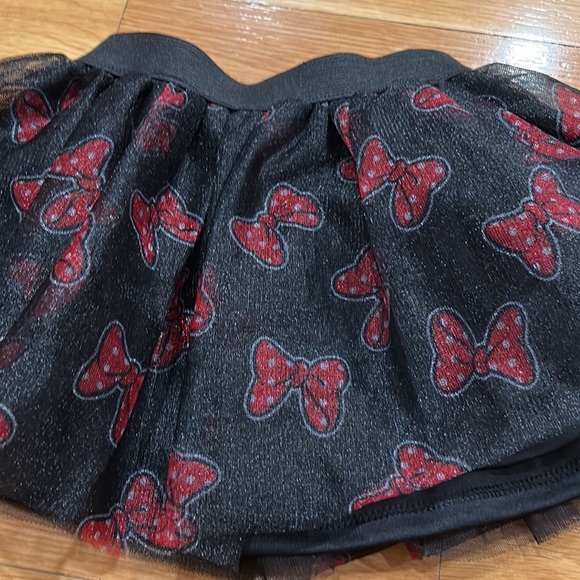 Disney junior Minnie 2 T skirt great condition - Picture 2 of 3